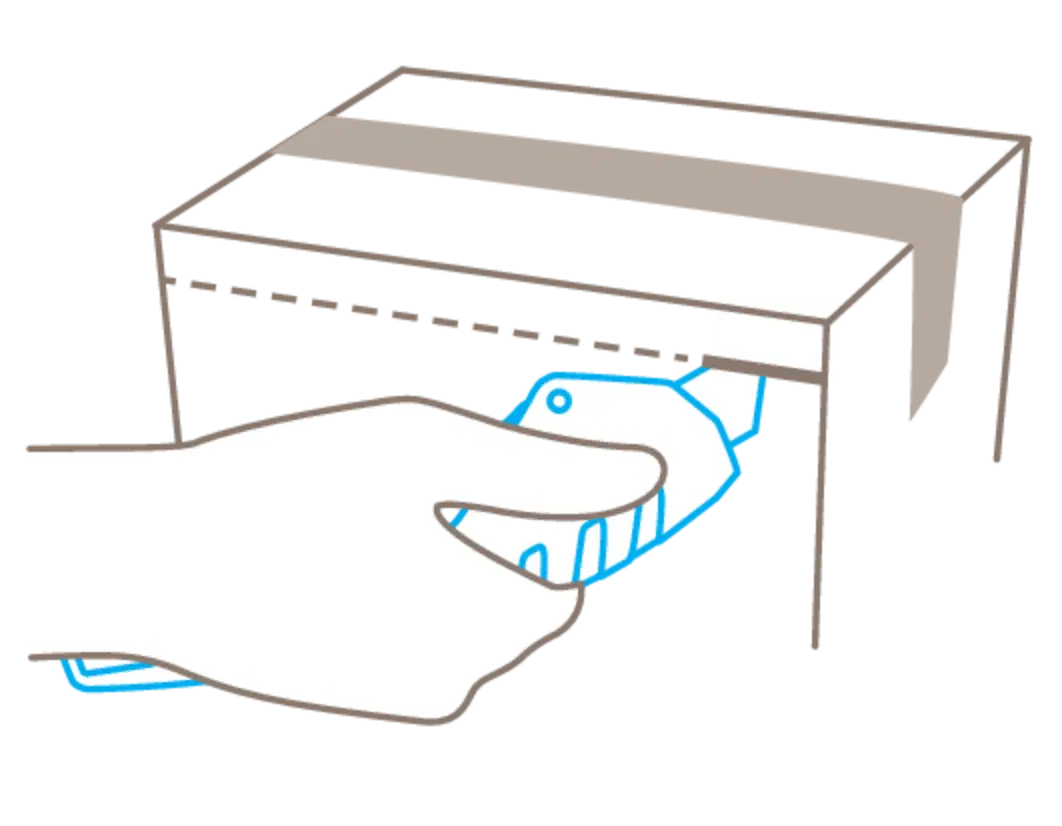 Illustration: Karton seitlich mit Martor SECUNORM 610 XDR entlang der Schnittlinie öffnen – SICHERHEITSCUTTER.DE