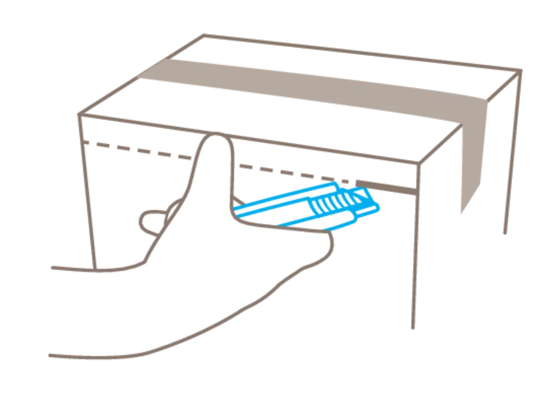 Illustration: Karton seitlich entlang der Schnittlinie mit Sicherheitsmesser aufschneiden – SICHERHEITSCUTTER.DE
